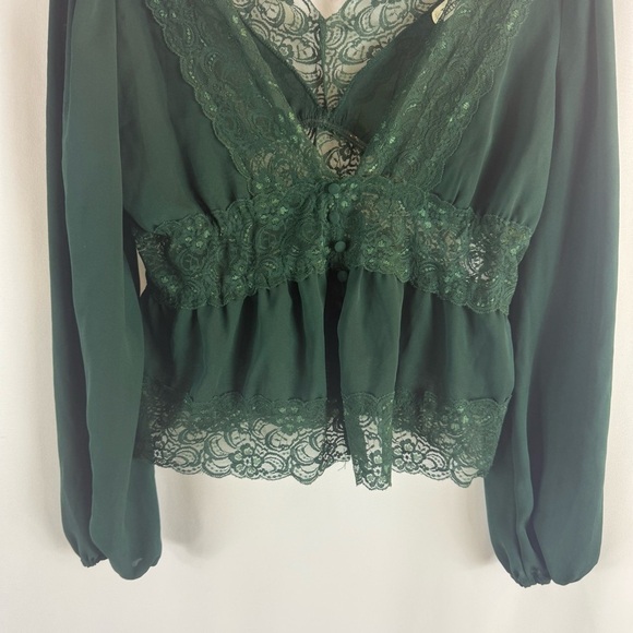 Liberty Love Women Lace green long sleeve blouse Size: L - Picture 3 of 13